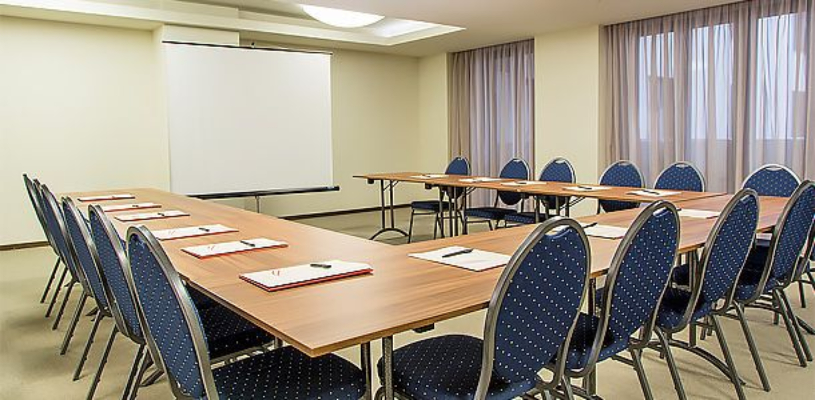 Europa Royale Bucharest sala za sastanke.jpg