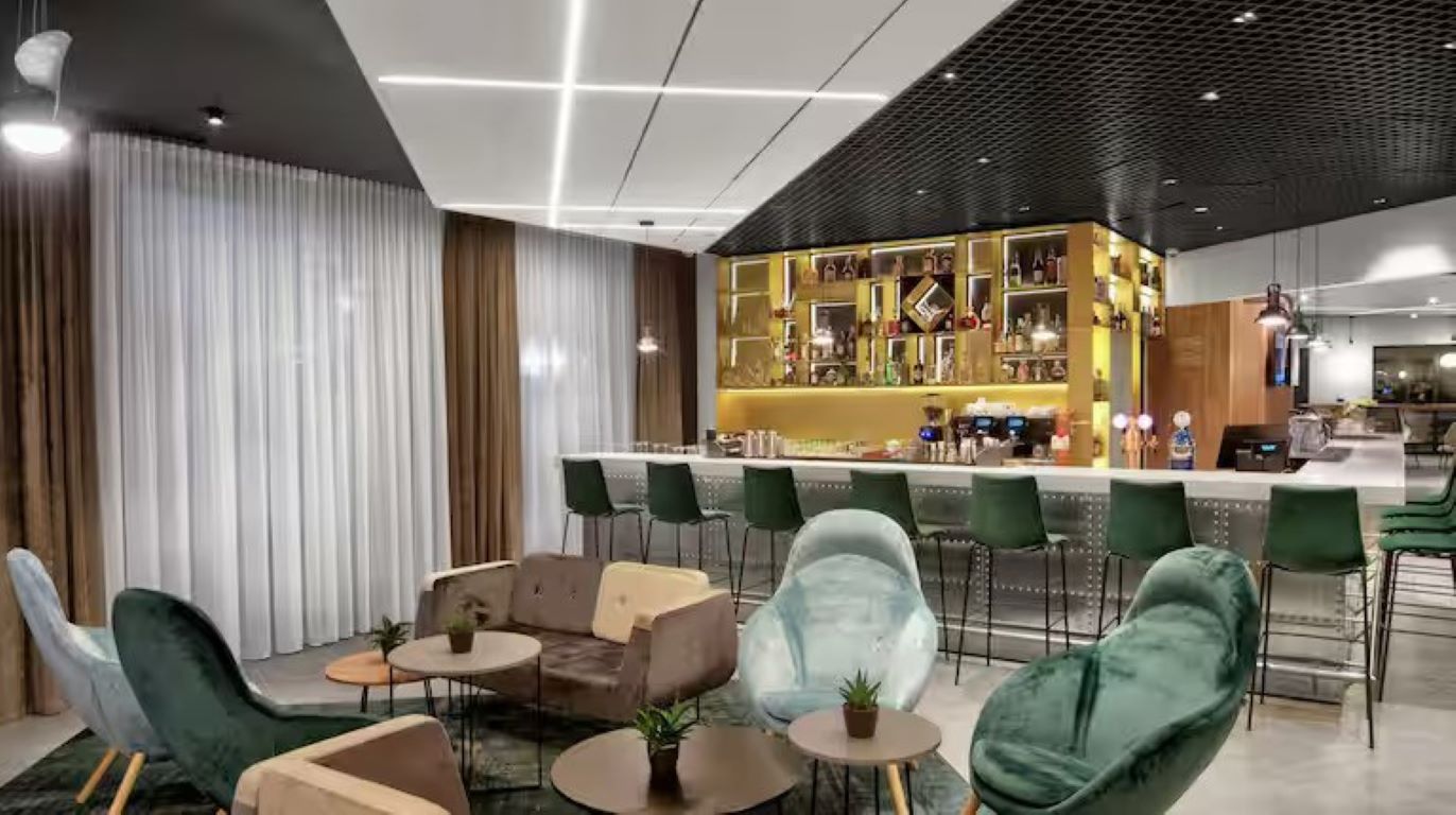 Hilton garden Inn Bucharest Airport-Bar.jpg