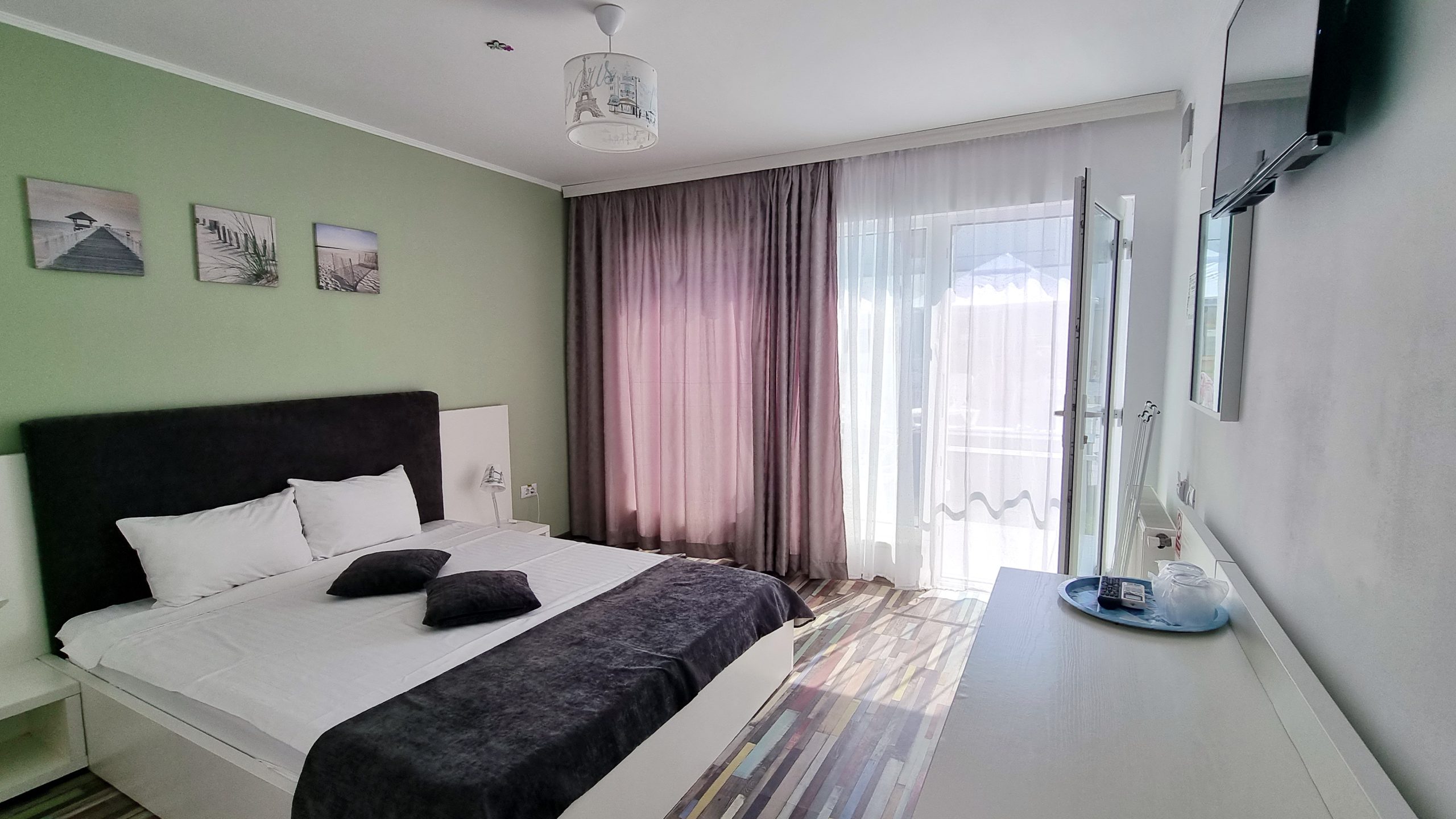 bunga Bunga Resort dvokrevetna soba.jpg