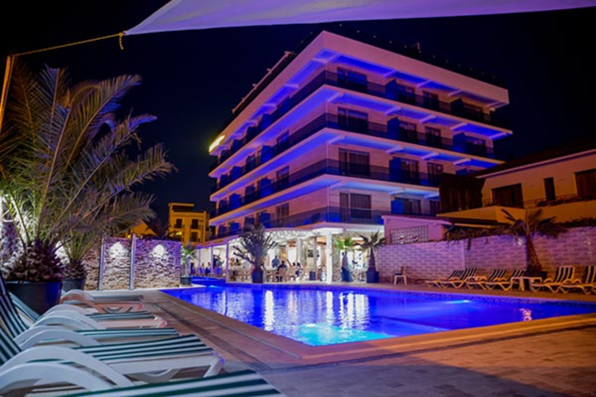 Almar Luxury Hotel izgled bazena.jpg
