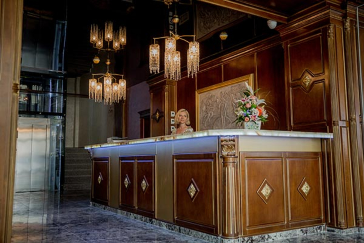 Almar Luxury Hotel recepcija.jpg