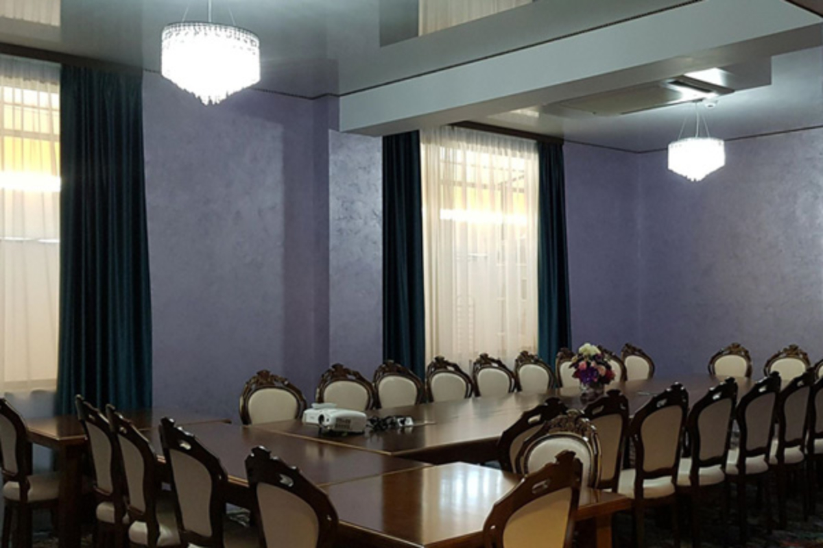 Almar Luxury Hotel sala za konferenciju.jpg