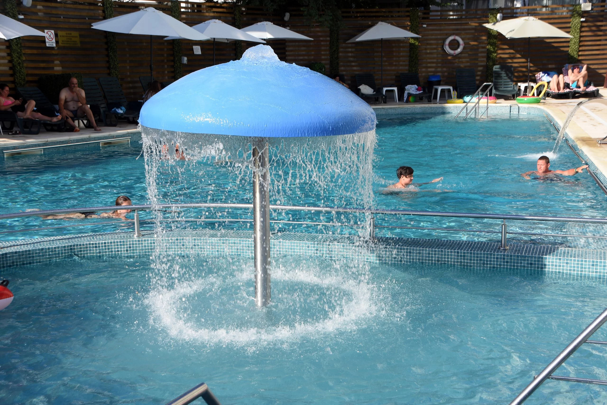 Hotel Fortuna izgled bazena.jpg