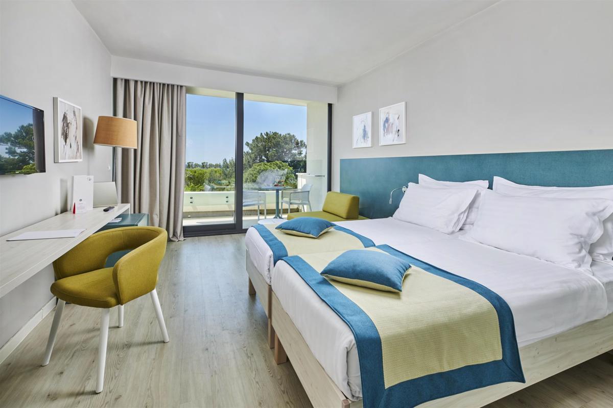 Sipar Plava Laguna Hotel-Superior soba.jpg
