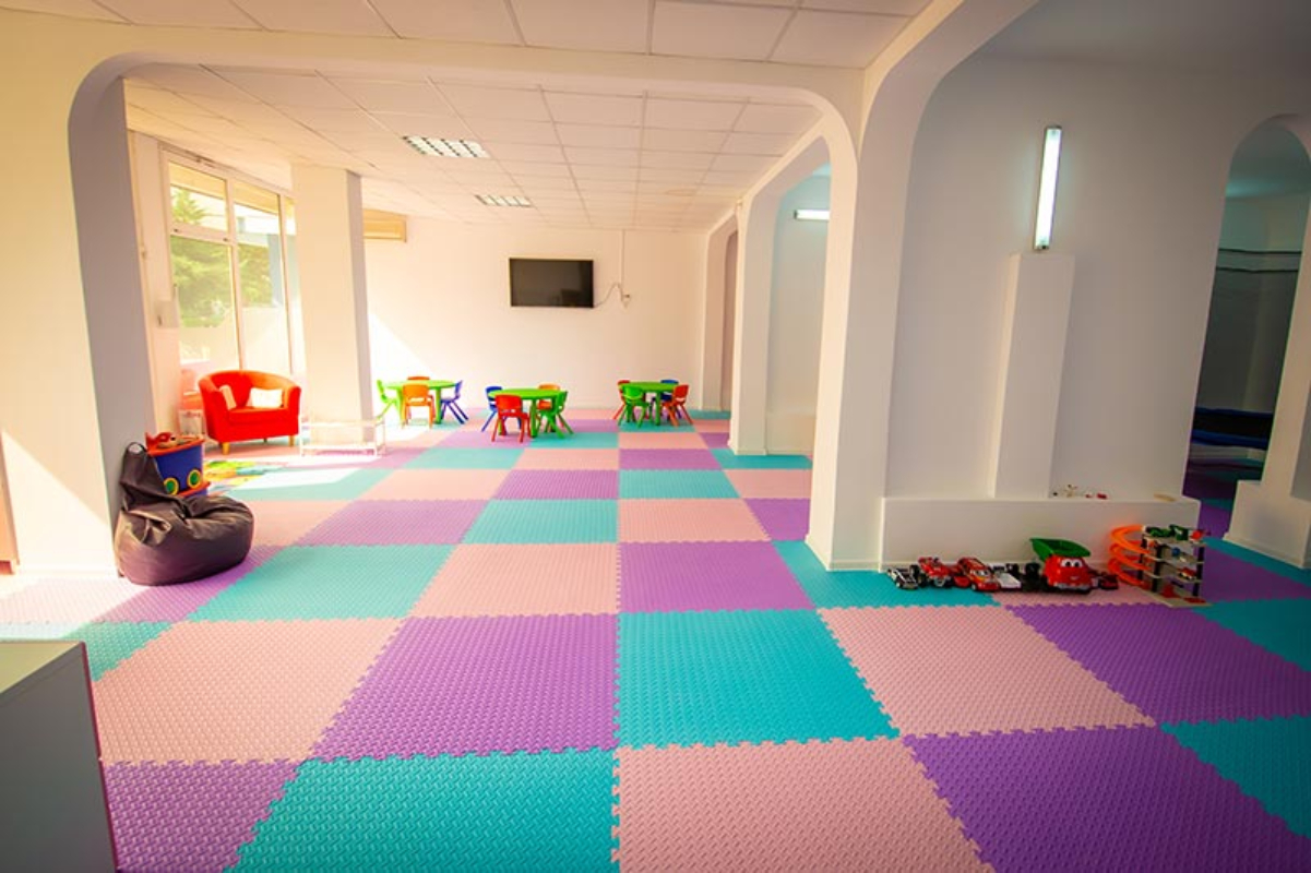 HOTEL OPAL Cap Aurora dečije igralište.jpg