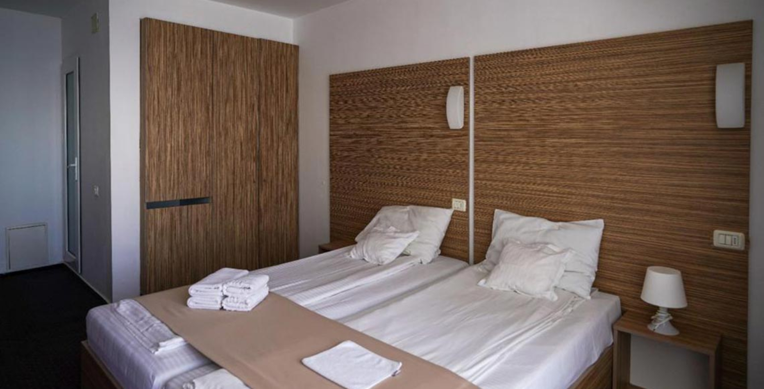 HOTEL OPAL Cap Aurora dvokrevetna soba.jpg