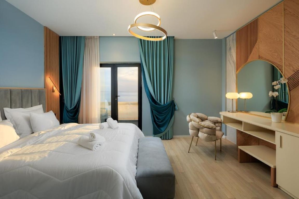 Hotel Brilant Saranda-Superior soba frontalni pogled more.jpg