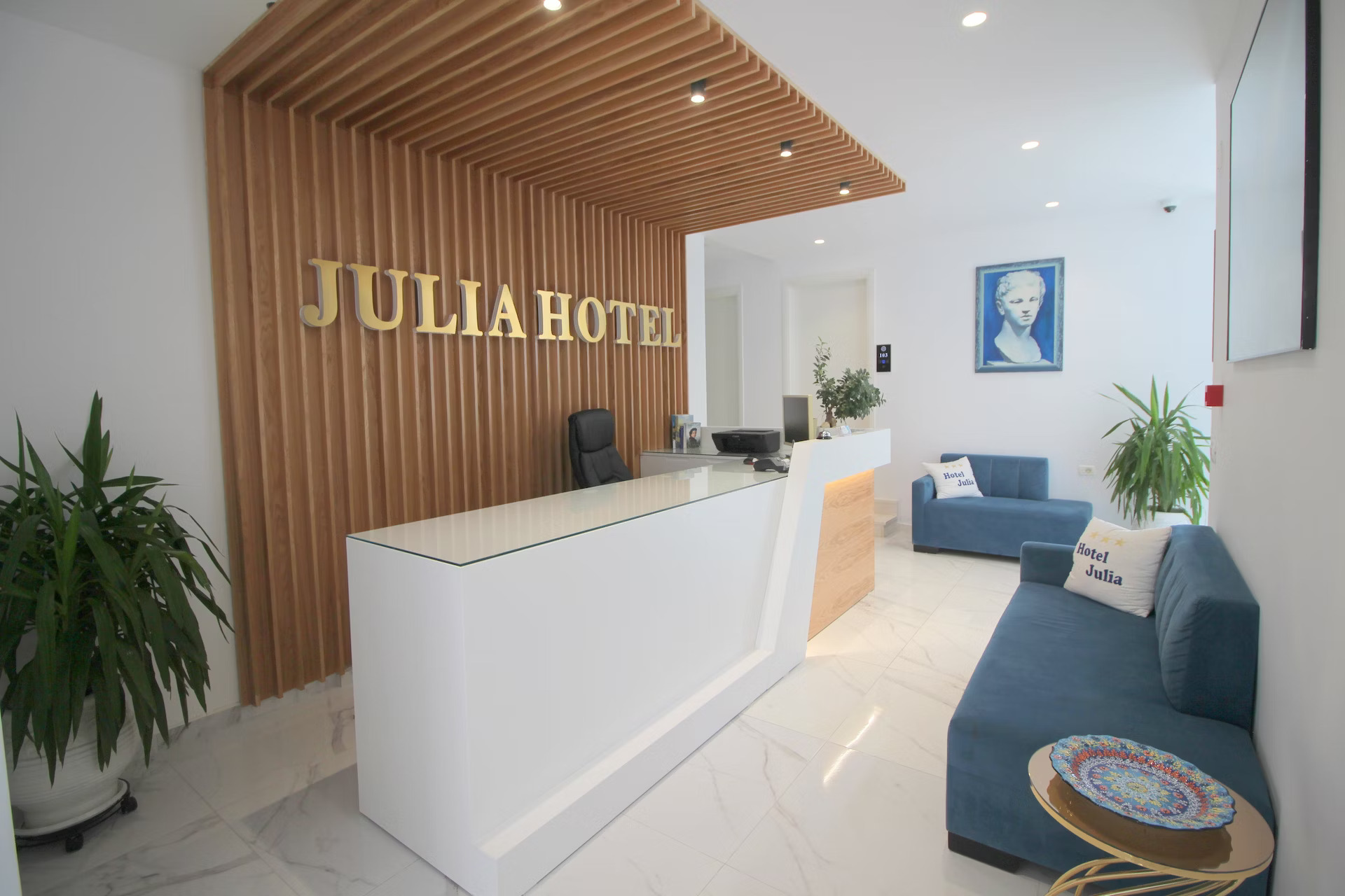 Hotel Julia-Recepcija.jpg