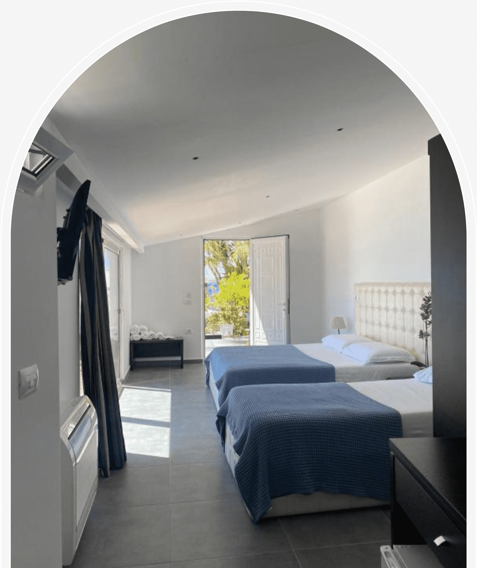 Hotel Nertili-Trokrevetna soba.png