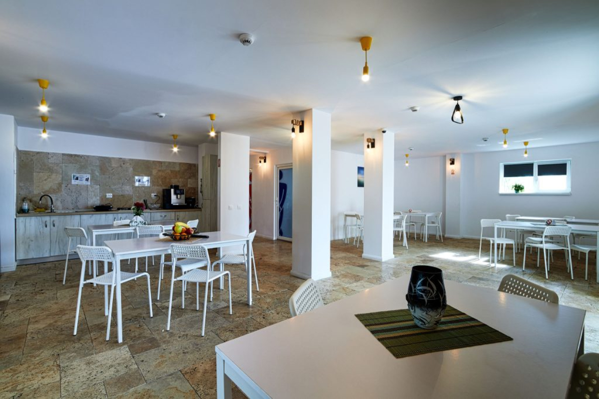 Hotel Los Anghleos zajednička kuhinja.jpg