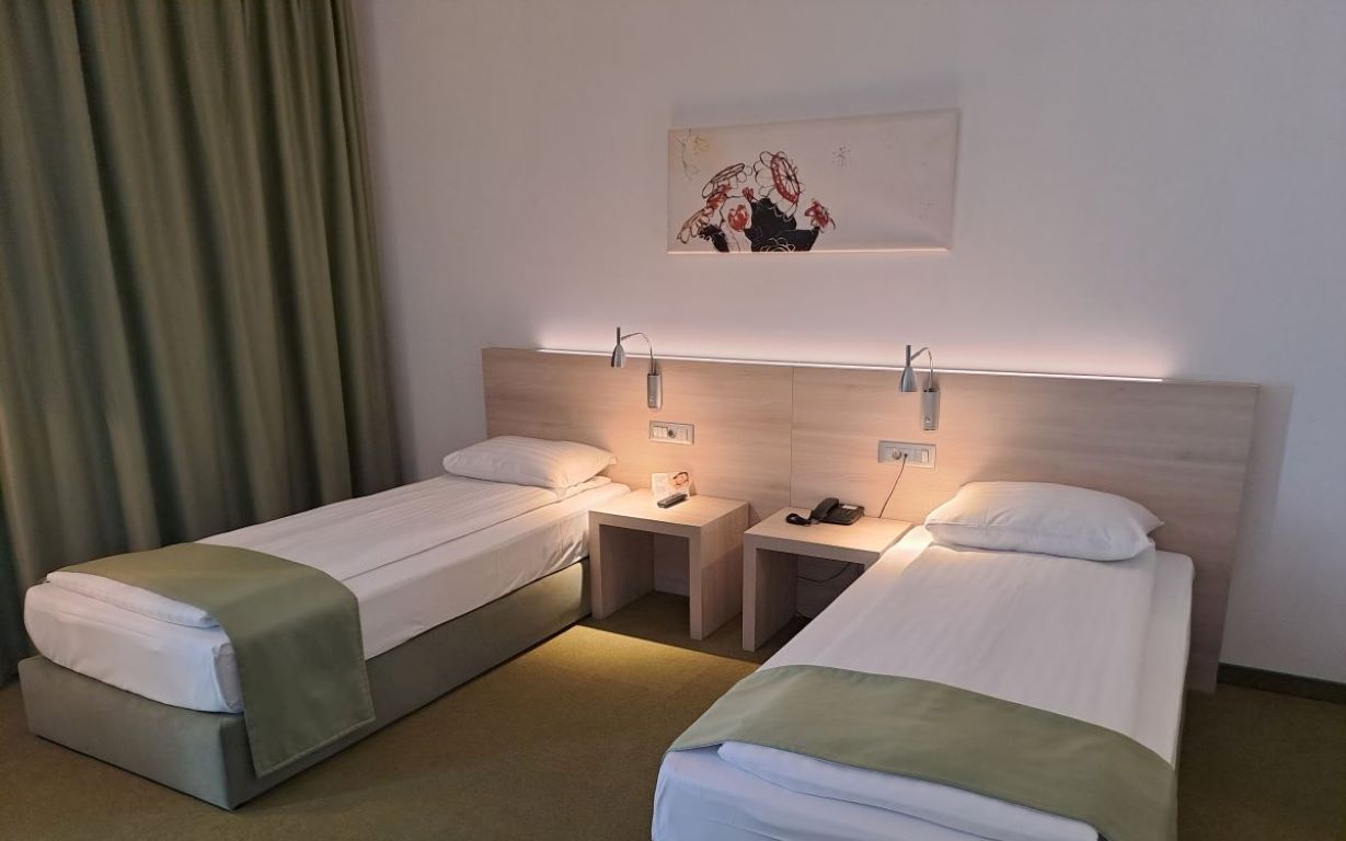 Armatti Hotel-Superior soba razdvojeni lezaji.jpg