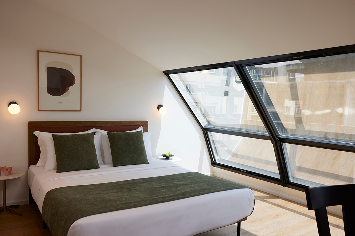 noa-hotel- loft room-panoramski pogled na solun.jpg