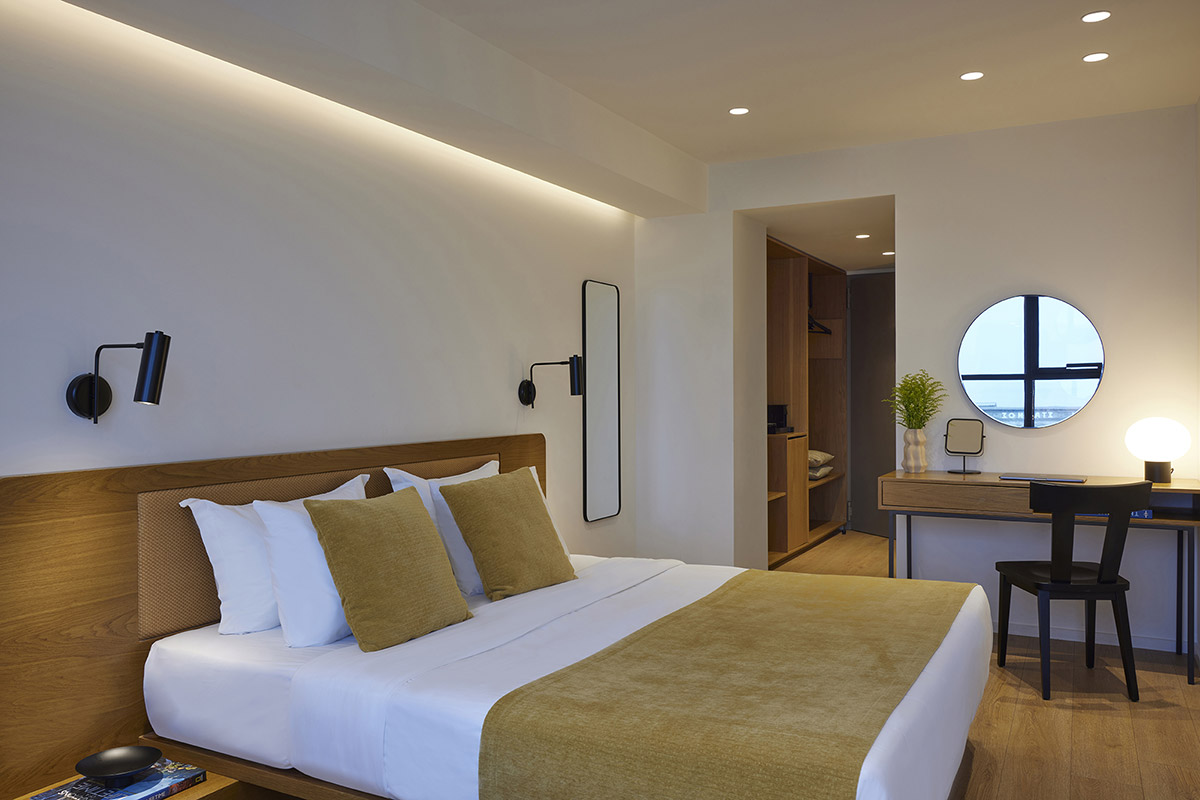 noa-hotel-Thessaloniki-junior suite- savremeni stil prožet francuskim stilom do najsitnijih detalja.jpg