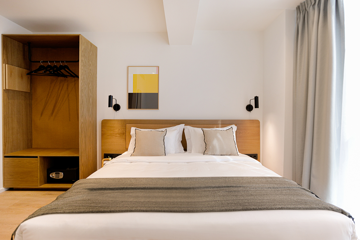 noa-hotel-urban room-veliki krevet za uživanje i ugodno spavanje.jpg