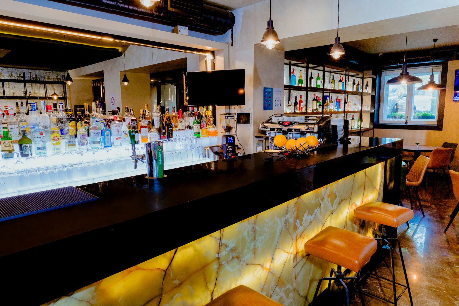 Hotel Nobel-Lobby bar.jpg