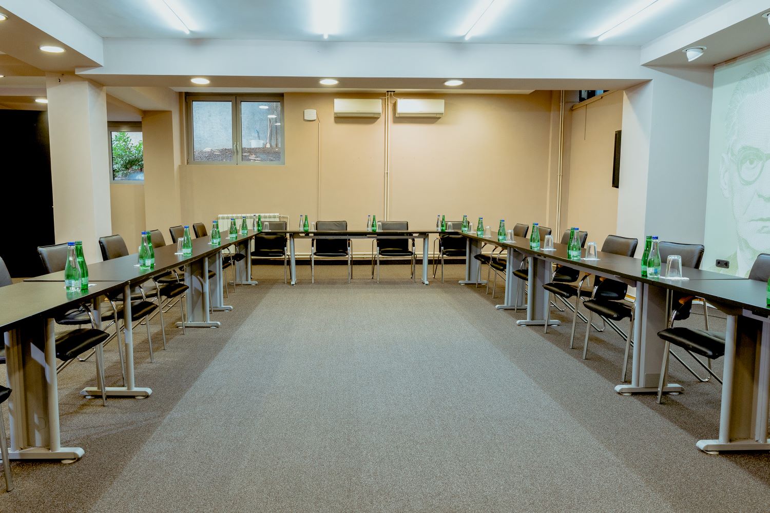 Nobel Hotel-Sala za sastanke.jpg