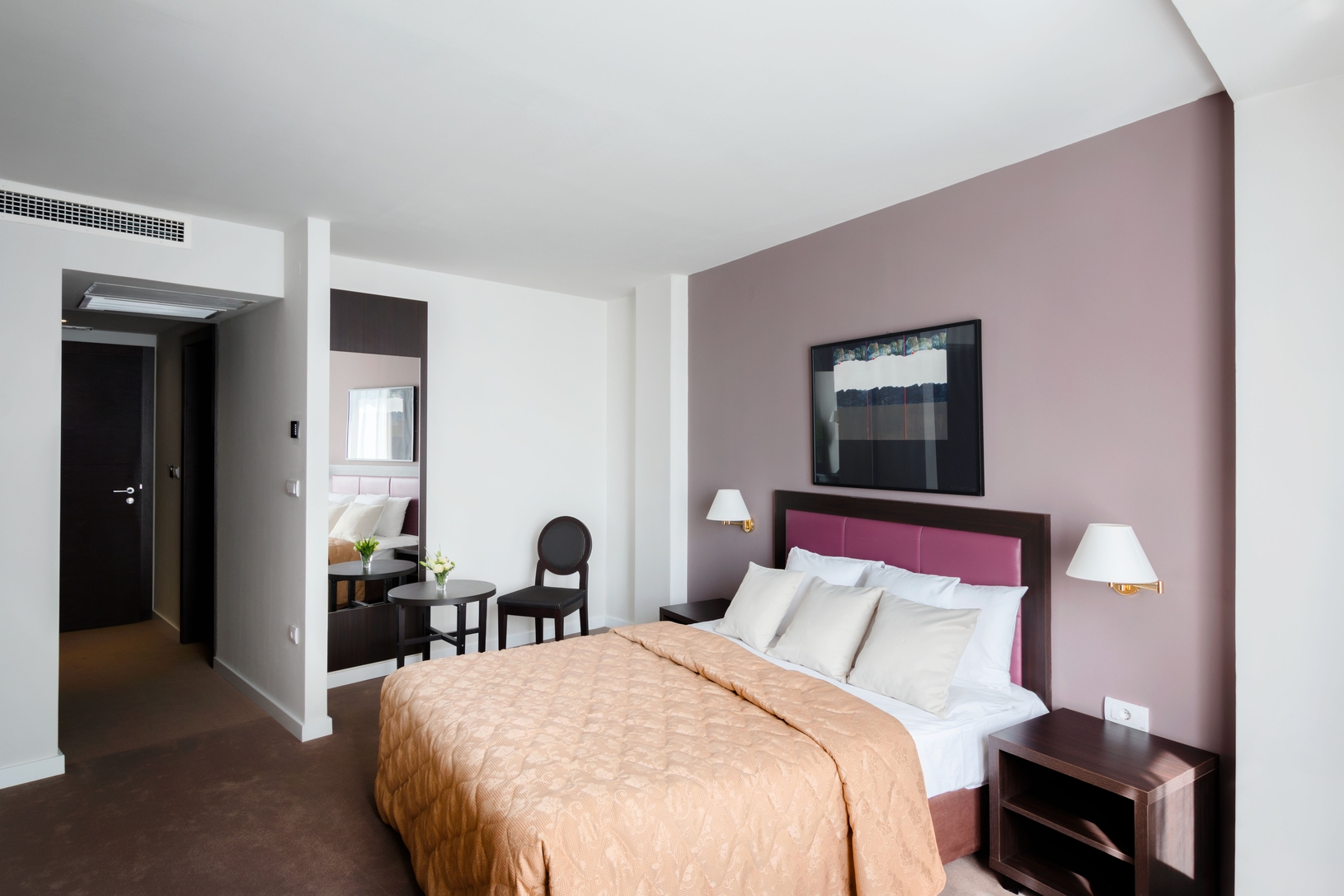 New City Hotel & Restaurant izgled sobe.jpg