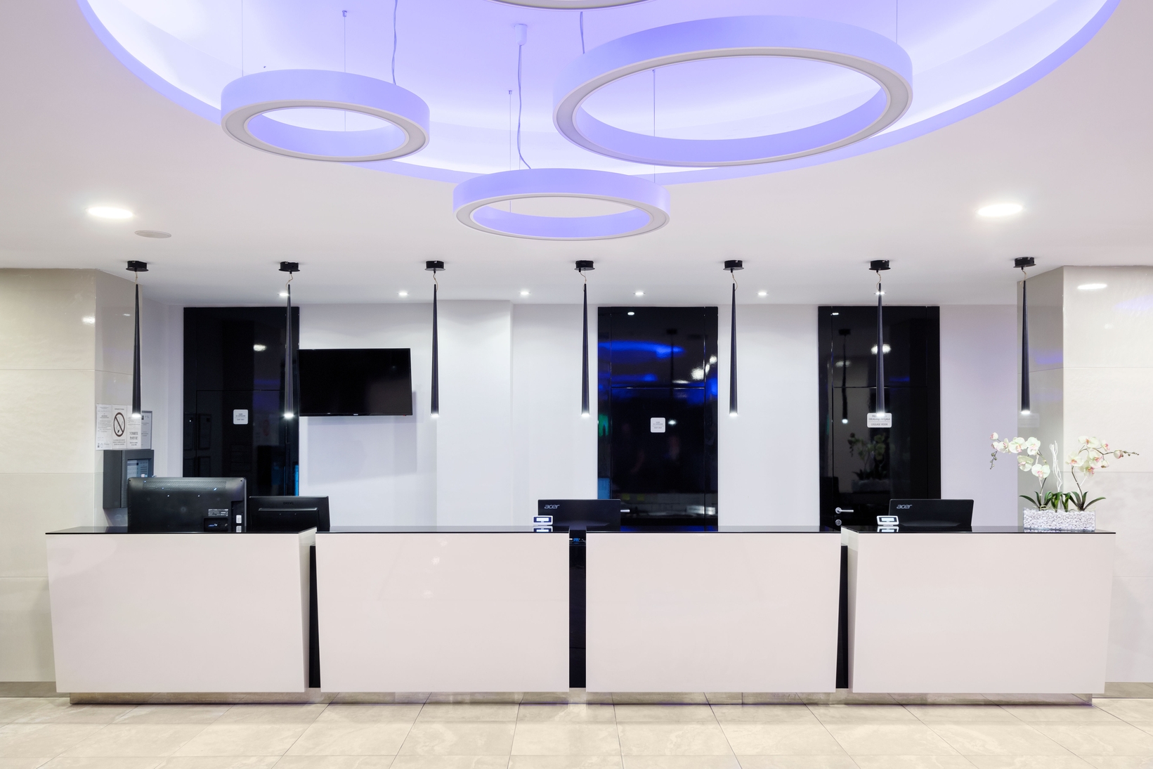 New City Hotel & Restaurant recepcija.jpg