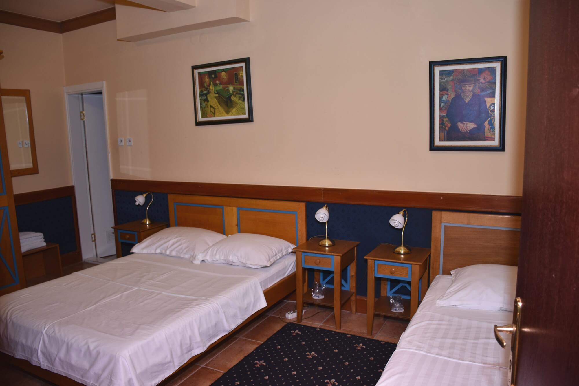 Hotel Zenit porodična soba.jpg
