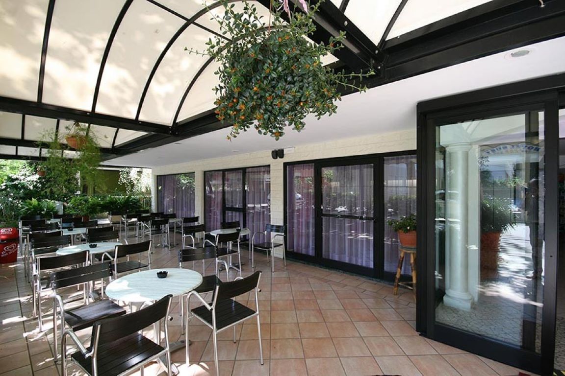 Susy Hotel-Terasa bara.jpg