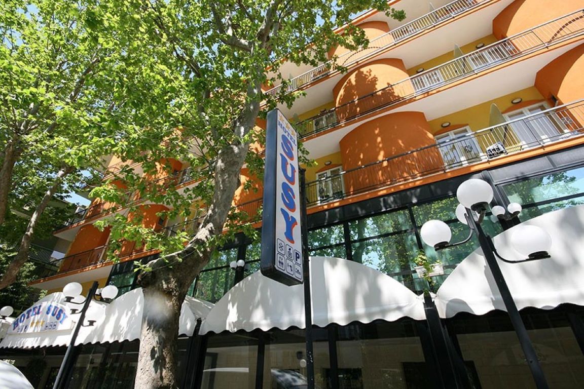 Susy Hotel-Zgrada hotela.jpg