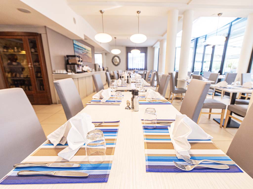 Ferretti Beach-Restoran.jpg