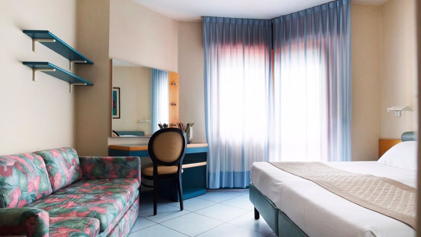 Monaco & Quisisana Hotel-Trokrevetna soba.jpg