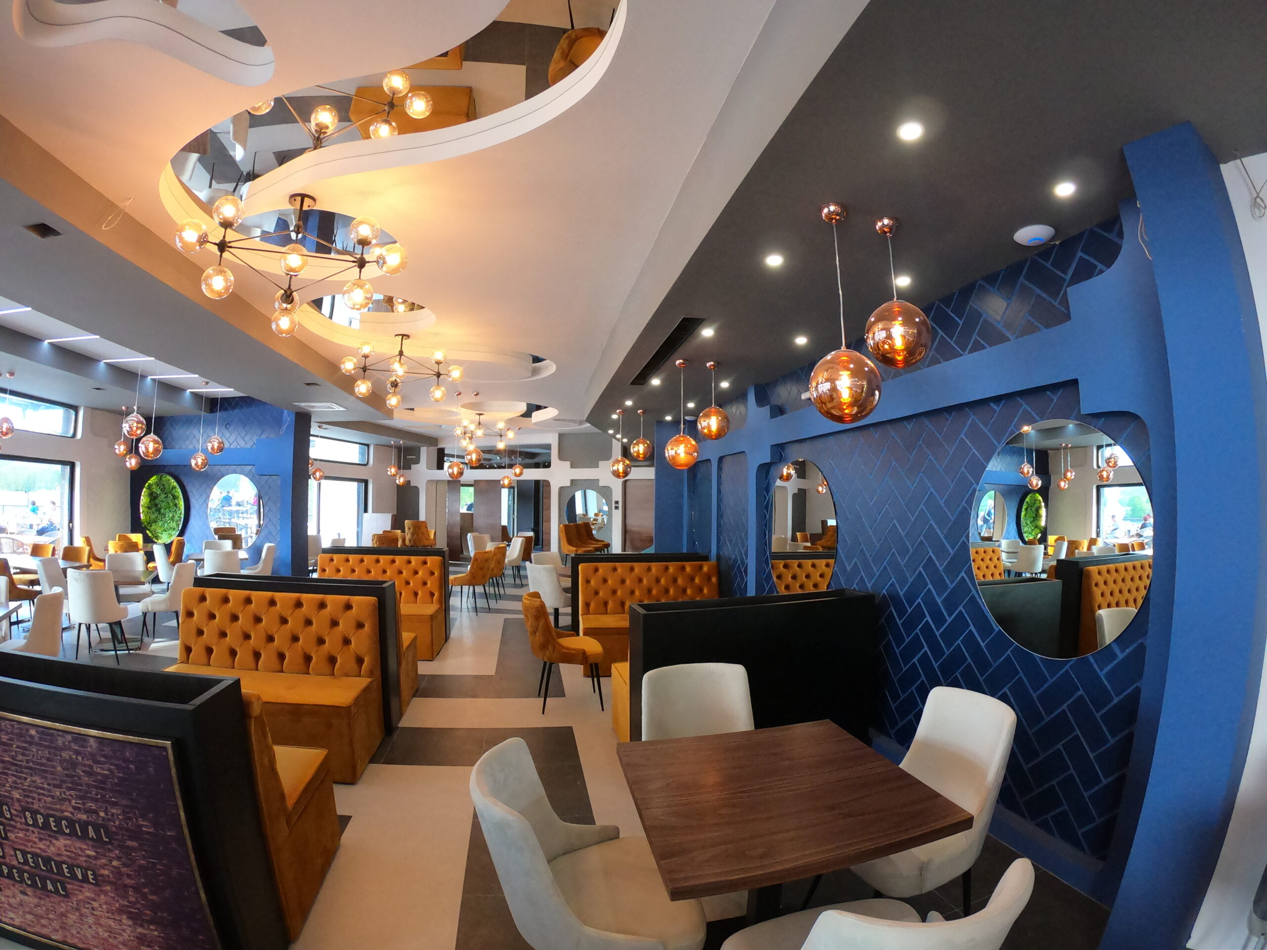 Hotel Srebrno jezero restoran.jpg