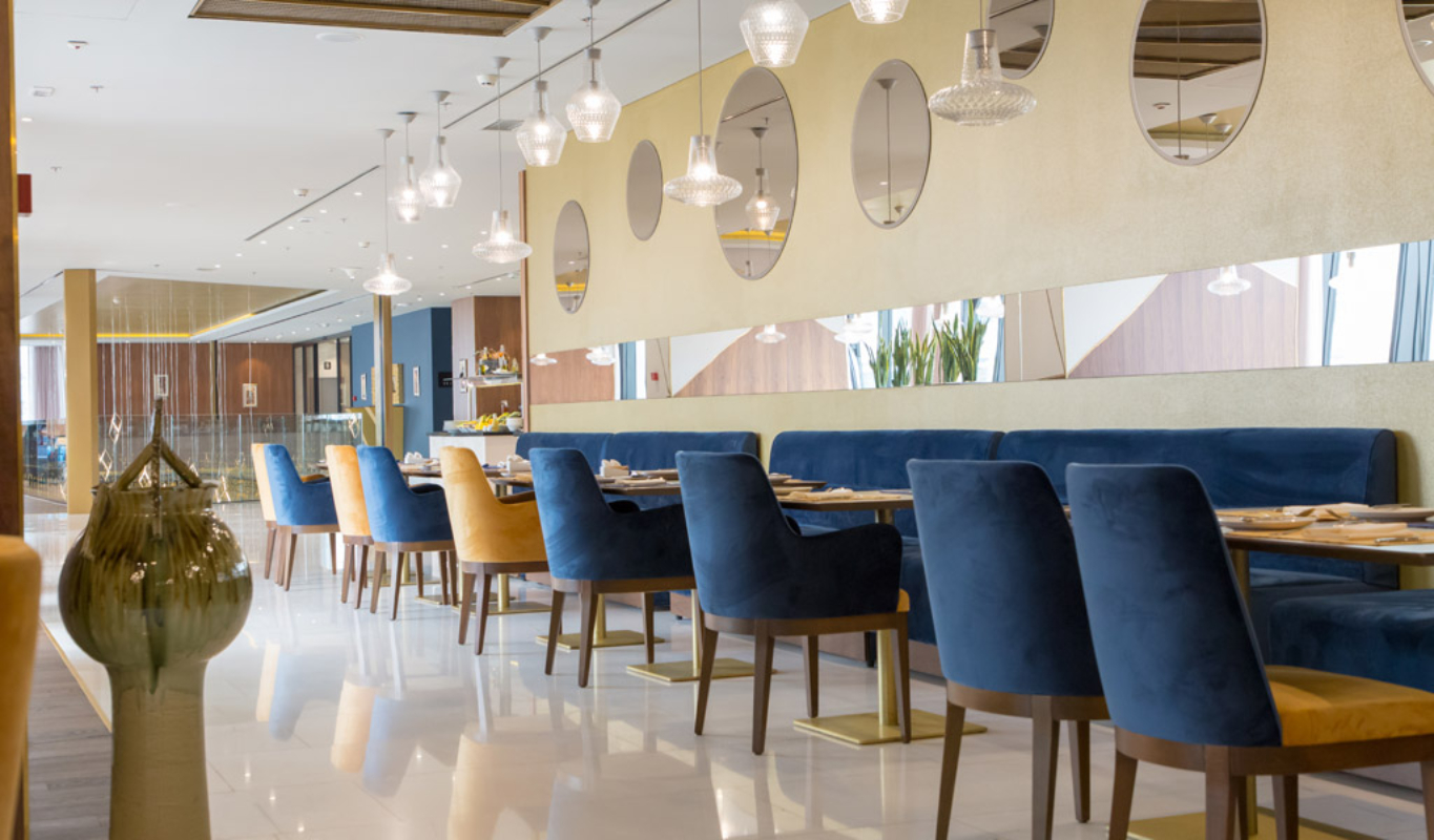 Swissotel Sarajevo cafe.jpg