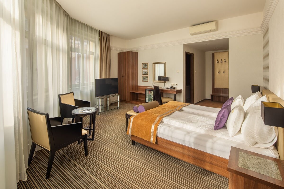 Grand Hotel Glorius deluxe ugaona soba.jpg