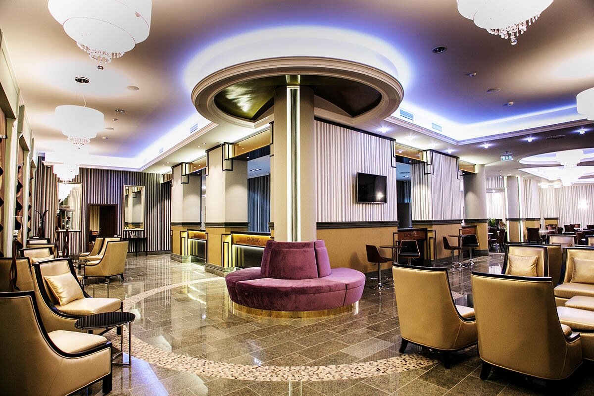 Grand Hotel Glorius lobi.jpg