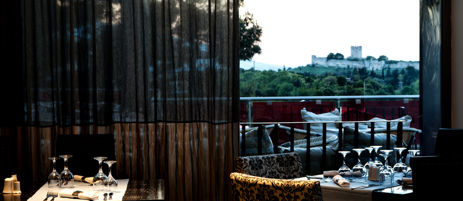 Hotel Olympus Thea restoran i pogled.jpg