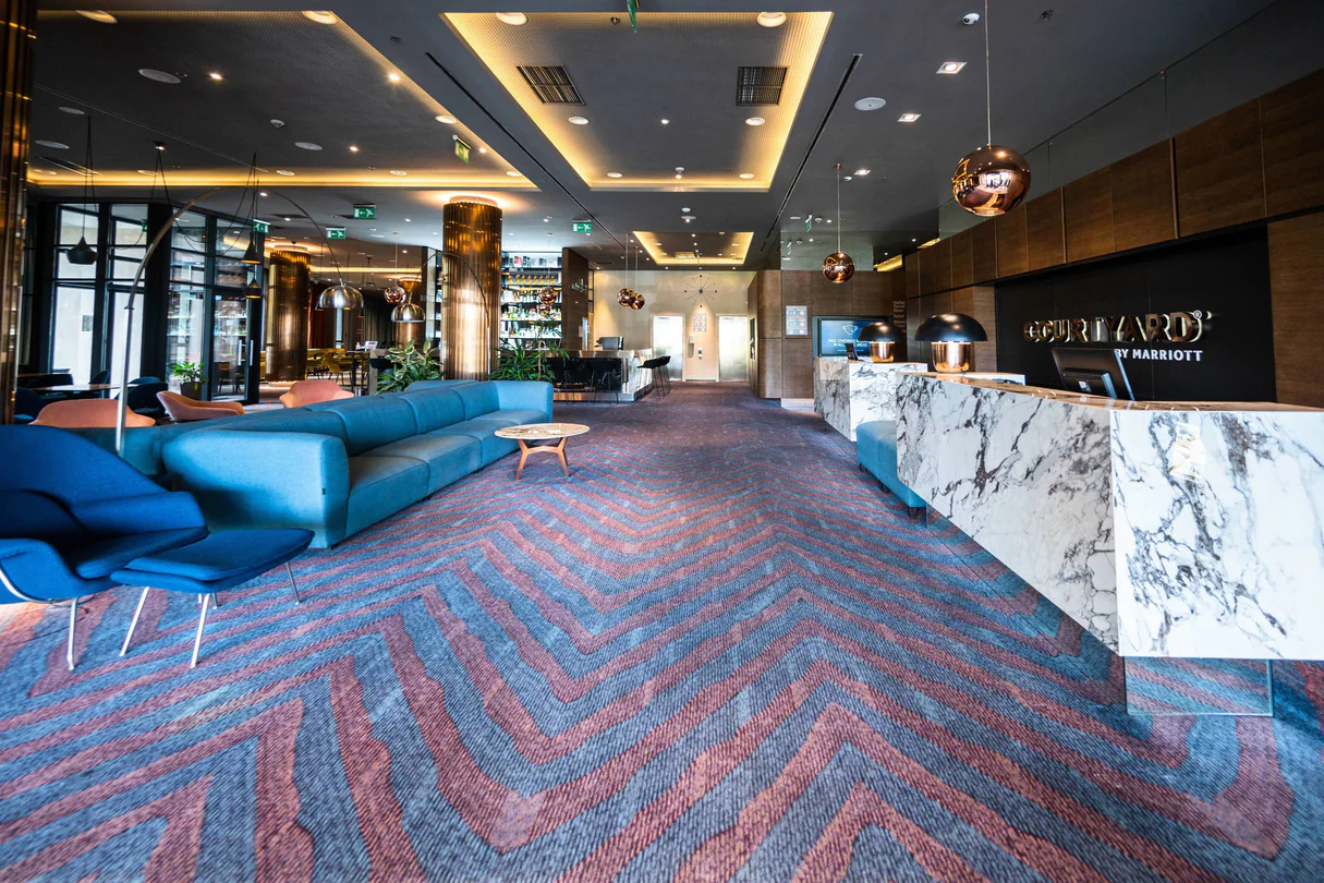 Courtyard by Marriott Sarajevo lobi.jpg