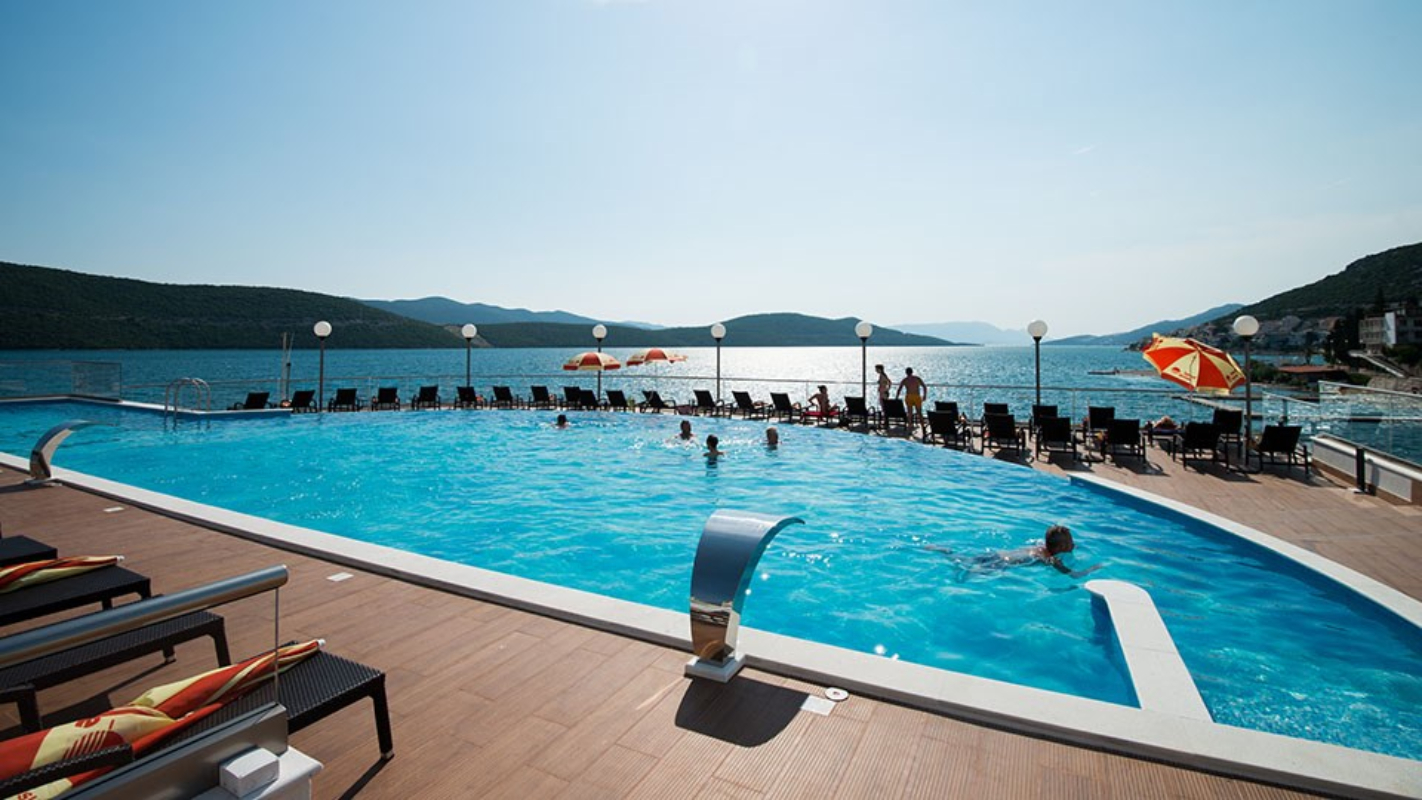 Hotel Sunce bazen.jpg