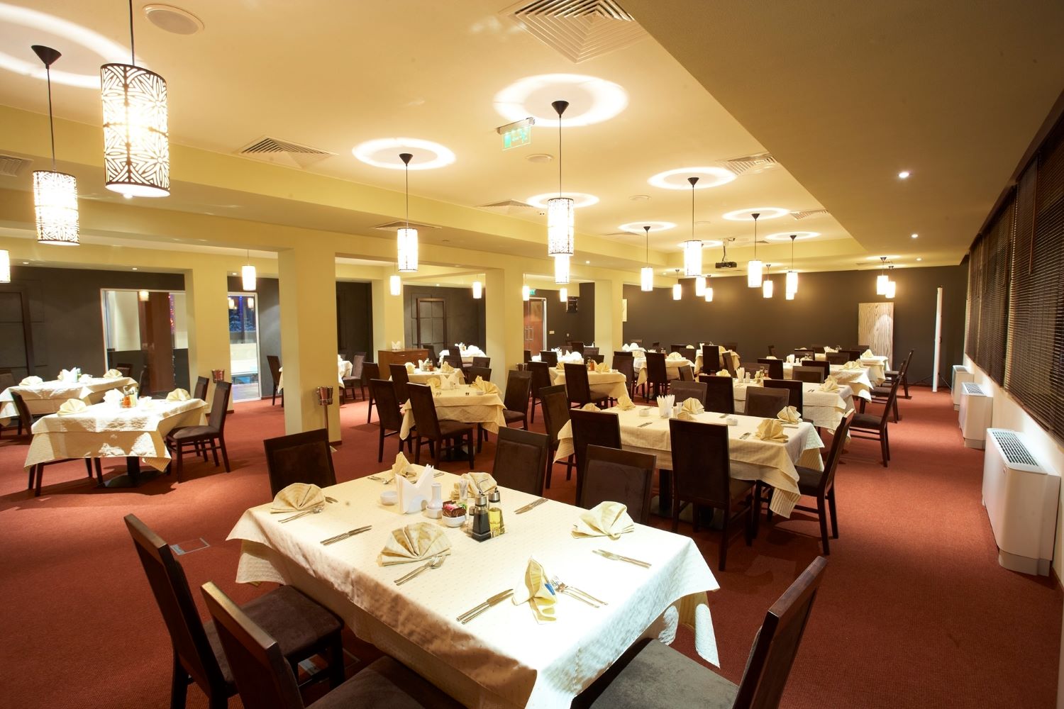 Hotel Festa Chamkoria-Restoran.jpg