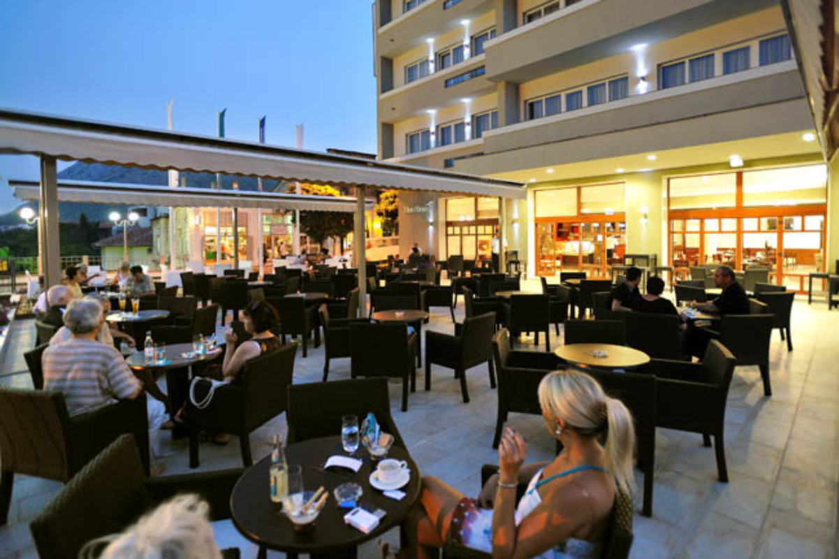 Hotel Bristol terasa.jpg