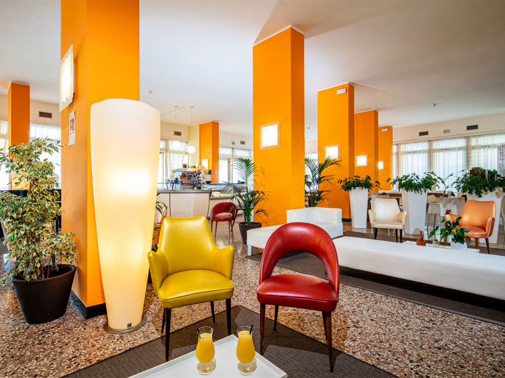 Hotel Astor-Lobby.jpg