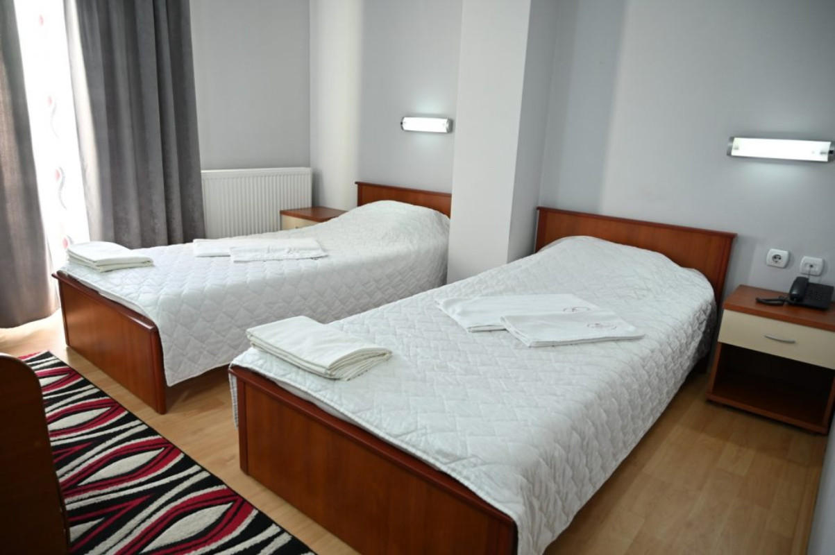 Hotel Harmonija dvokrevtena soba.jpg