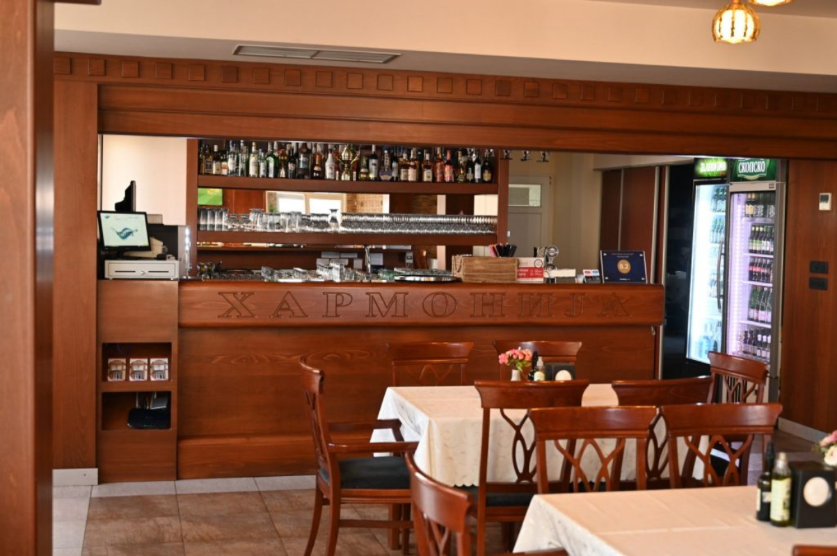 Hotel Harmonija restoran.jpg