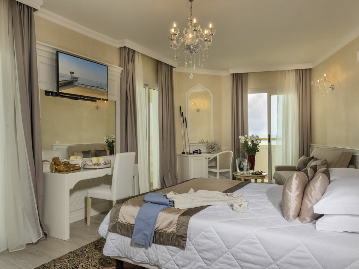 Luxor e Cairo The Beach Resort Hotel-Royal junior suite.jpg