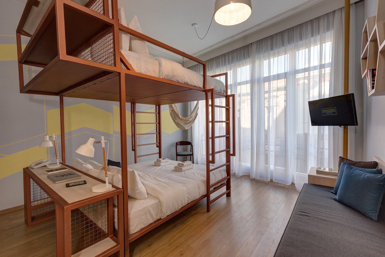 Colors Urban Hotel Thessaloniki-XL Loft kreveti na sprat.jpeg