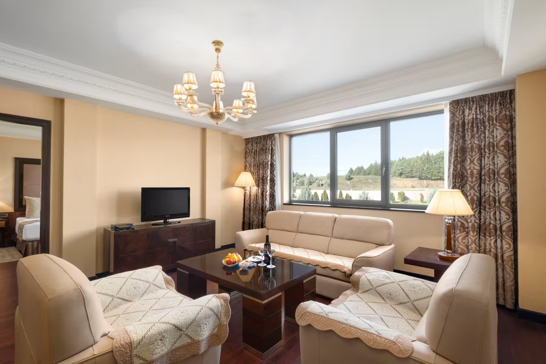 Ramada Plaza by Wyndham Gevgelija-Suite.jpg