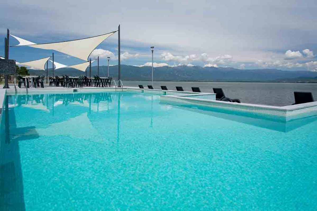 Hotel Romantique Plaza izgled bazena.jpg