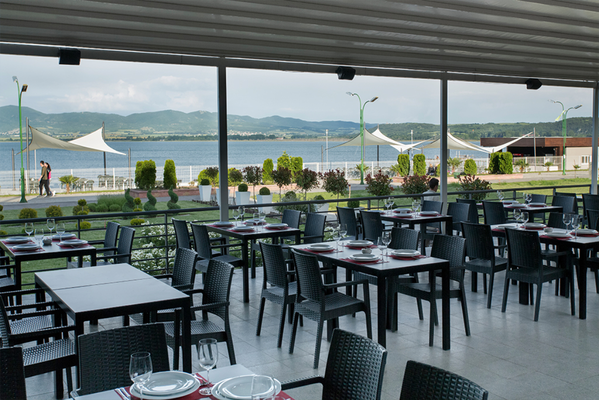 Hotel Romantique Plaza restoran.jpg