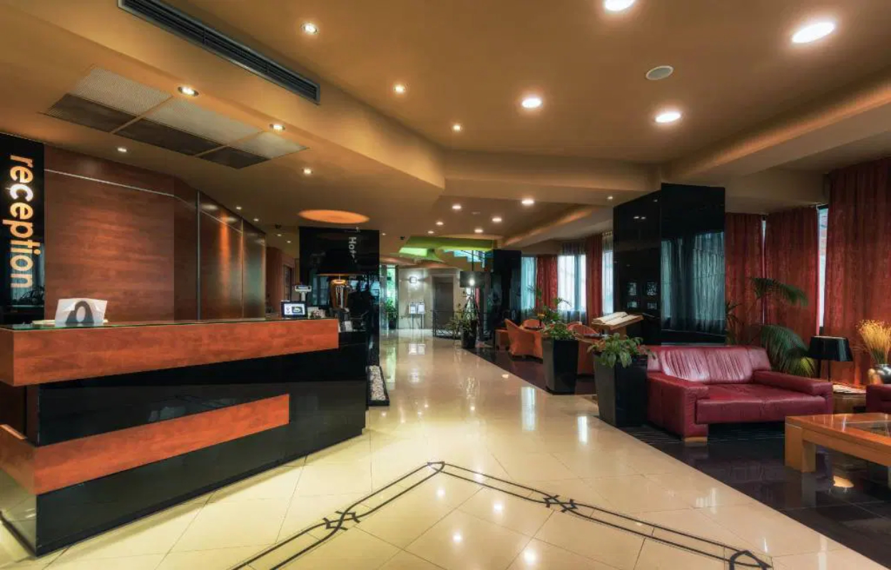 Hotel Arka lobi.jpg