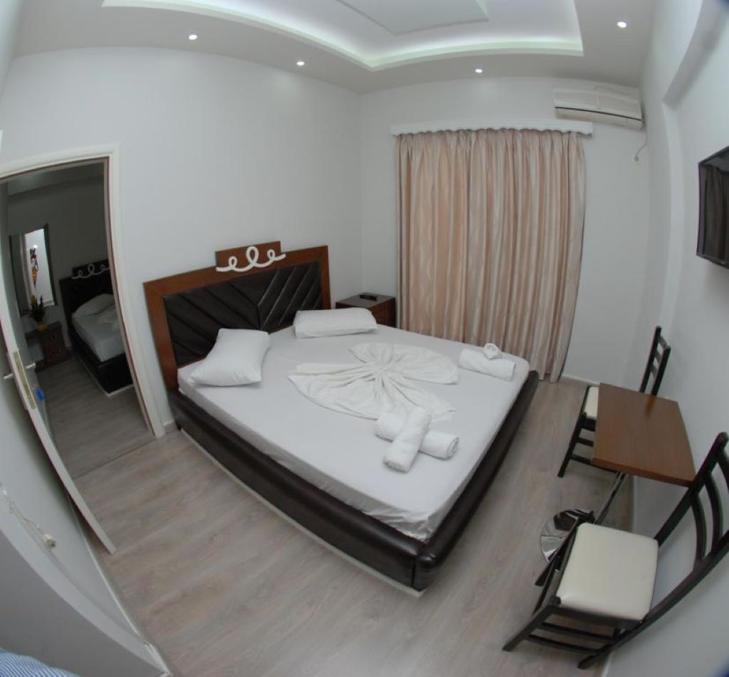Hotel Iliria-Cetvorokrevetna soba.jpg