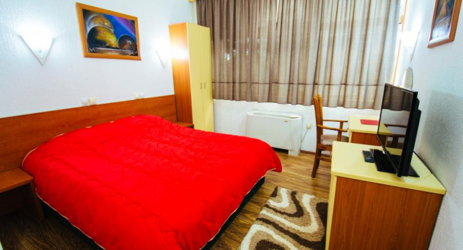 Hotel Kristal Palace economy soba.jpg