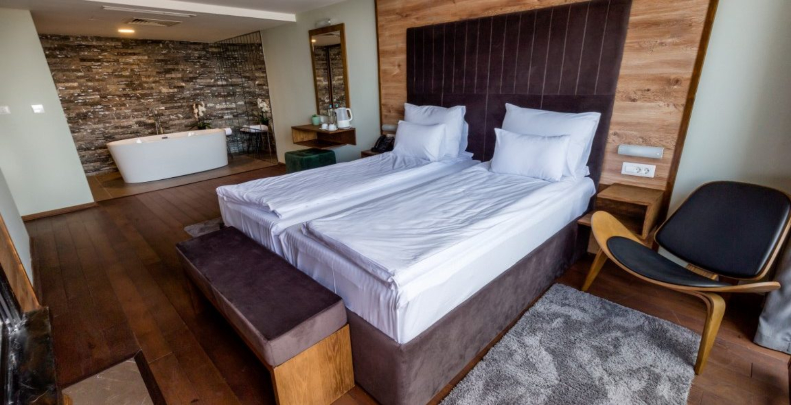 Panorama hotel & spa deluxe suite.jpg