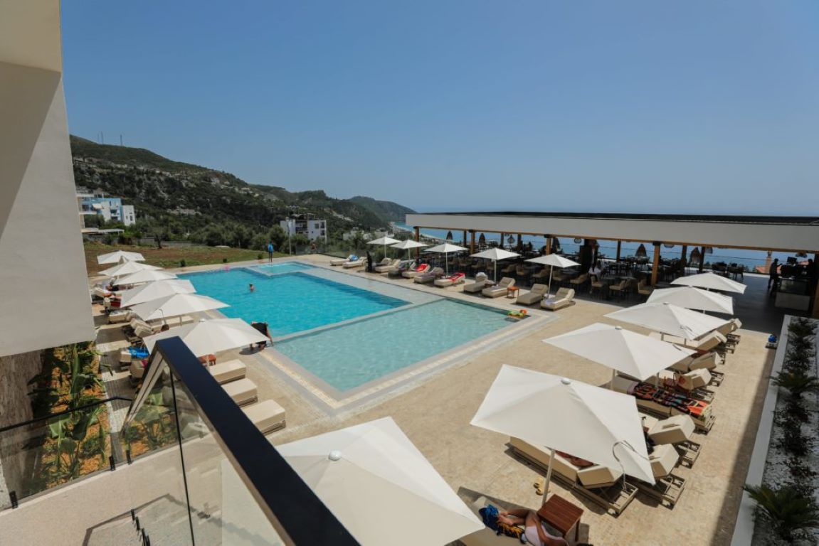 Black Diamond Hotel Dhermi-Bazeni.jpg