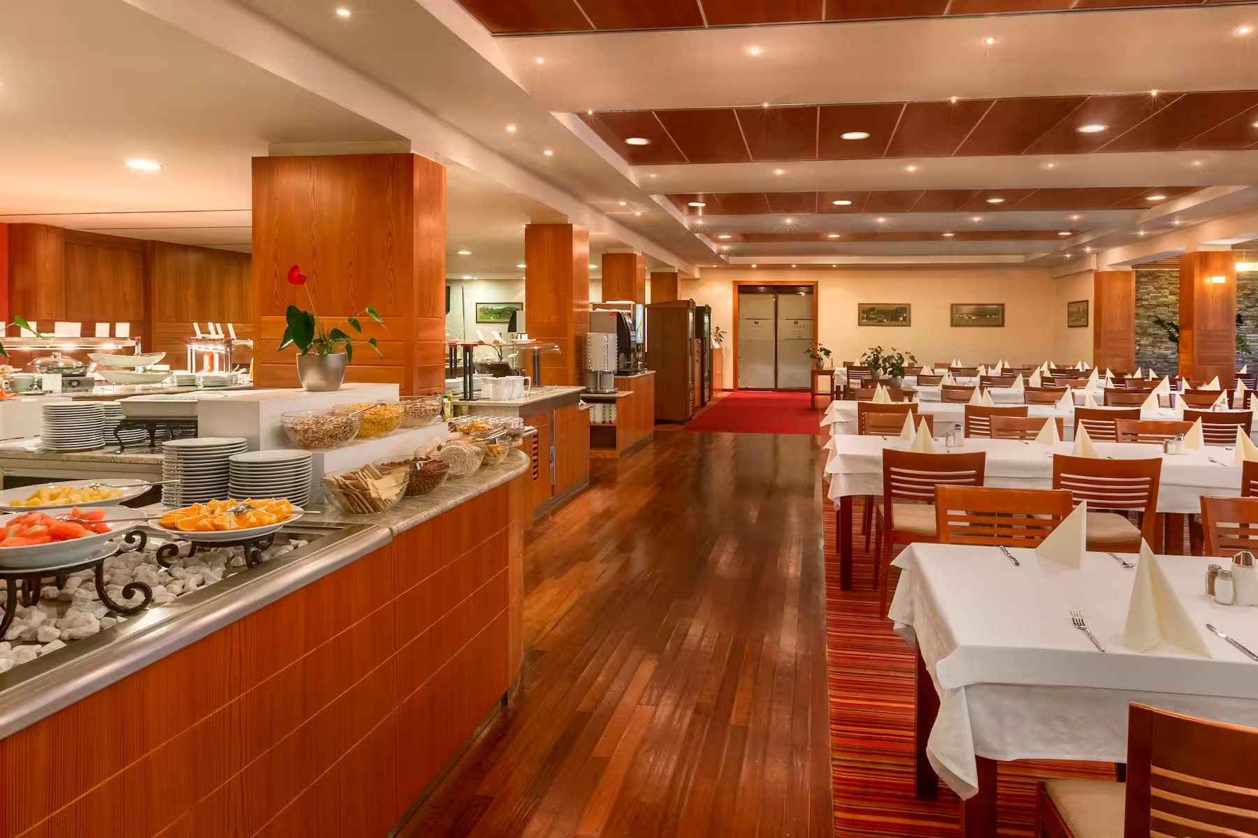Ramada Resort by Wyndham Kranjska Gora-Glavni restoran.jpg